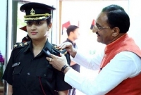 রাজনীতি-সিনেমায় না গিয়ে সেনায় যোগ দিলেন প্রাক্তন মুখ্যমন্ত্রীর মেয়ে!