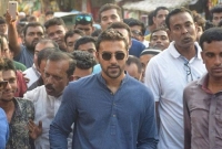 বিশাল ব্যবধানে এগিয়ে শেখ তন্ময়