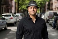 পাঁচ সন্ত্রাসীকে একা দমন করে নিউইয়র্ক পুলিশের ‘হিরো’ উপাধি পেলেন বাংলাদেশি