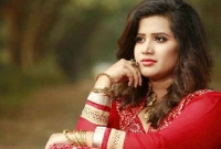 জনপ্রিয় কণ্ঠশিল্পী নাজমুন মুনিরা ন্যান্সি তার স্বামীর সঙ্গে থাকছেন না