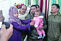  দিনাজপুরে এক সন্তান নিয়ে দুই মায়ের লড়াই