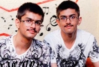 বয়সের ব্যবধান ২ মিনিট, পরীক্ষায় দুই ভাই পেলেন ৯৯.৯৯ শতাংশ নম্বর!