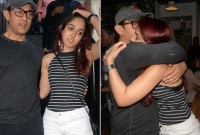 অনেকদিন পর বাবাকে কাছে পেয়ে জড়িয়ে ধরলেন মেয়ে 