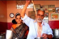 শুধু চা বিক্রি করেই সিঙ্গাপুর, আর্জেন্টিনা, সুইৎজারল্যান্ড সহ ২৩টা দেশ ঘুরে ফেলেছেন এই দম্পতি!