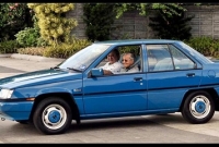 ৩৪ বছ‌রের পুর‌নো সেই গাড়িতে চড়ে প্রধানমন্ত্রী মাহাথির মোহাম্মদ