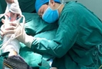 অপারেশনের মাঝপথে ঘুমিয়ে গেলেন চিকিৎসক!