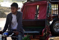    অদম্য মেধাবী এই কিশোর রিকশা চালিয়ে নিজের লেখাপড়া চালান