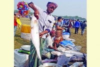 গাজীপুরে দুই শত বছরের ঐতিহ্যবাহী জামাই মেলায় মানুষের ঢল