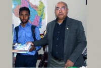 অবশেষে রিকশাচালক স্কুলছাত্র কবিরের লেখাপড়ার দায়িত্ব নিলেন রংপুরের ডিসি