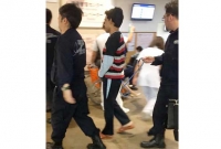 জাপানে বাংলাদেশির হাতে হাতকড়া, কোমরে দড়ি