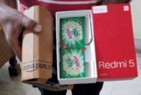 অনলাইনে মোবাইলের অর্ডার, বাক্স খুলতেই মিলল কাপড় কাচার সাবান!