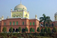 সারাবিশ্বের মুসলিমরা এখনও ধর্মীয় ব্যাখ্যার জন্য দেওবন্দ মাদরাসার মুখাপেক্ষী