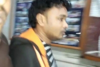 অন্য যুবকের সঙ্গে ঘনিষ্ঠ সম্পর্ক, প্রেমিকার মাথায় গুলি!