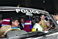 কলকাতা পুলিশ কমিশনারের বাড়িতে সিবিআই’র হানা, তুমুল গোলমাল