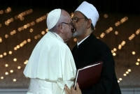  পোপের ঠোঁটে মিশরের গ্র্যান্ড ইমামের চুম্বন!