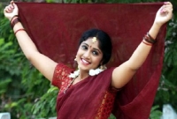 অভিনেত্রীর আত্মহত্যা, জব্দ মোবাইলে রহস্য!