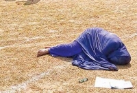 ছেলে হত্যার বিচার চেয়ে মাঠে অনশনে জ্ঞান হারালেন মা