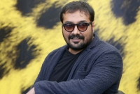 'প্রেমে পড়লে মানুষ শুধুই বোকা হতে থাকে'