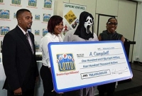 আত্মীয়রা টাকা চাইবেন, ভয়ে মুখোশ পরেই লটারির টাকা গ্রহণ!