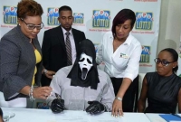 মুখোশ পরে ১৬ কোটি টাকার চেক গ্রহণ!