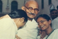 নিজের স্ত্রীকে ভুলে যে নারীর প্রেমে পড়েছিলেন মহাত্মা গান্ধী!