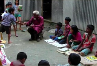 এক টাকার মাস্টার লুৎফর রহমান, দরিদ্র ও অসহায়দের মাঝে শিক্ষার আলো ছড়াচ্ছেন ৩৫ বছর ধরে!