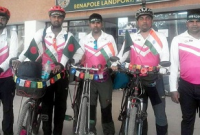 ভাষা শহীদদের শ্রদ্ধা জানাতে ভারত থেকে সাইকেলে বাংলাদেশে এলো ৫ যুবক