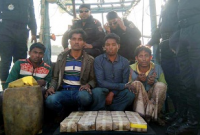 এক লাখ পিস ইয়াবাসহ ৪ রোহিঙ্গা আটক এক লাখ পিস ইয়াবাসহ ৪ রোহিঙ্গা আটক