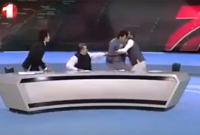 টক শো'তে কথা বলতে বলতেই বেদম মারপিট!