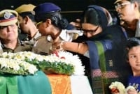 যুদ্ধ চান না নিহত ভারতীয় সেনার স্ত্রী
