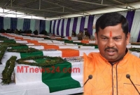 ‘সেনারা শহিদ হচ্ছে, আর ভারতে মুসলিমরা লিখছে ভালো হয়েছে’