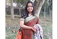  অভাগার গরু মরে, ভাগ্যবানের বউ চাকরি করে!