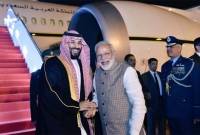 সৌদির যুবরাজের জন্য প্রোটোকল ভেঙে যা করলেন নরেন্দ্র মোদি