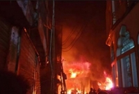 বডি স্প্রের বোতলগুলো বাজি-পটকার মতো ফুটতে শুরু করে