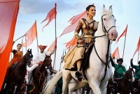 কঙ্গনার ঘোড়ায় চড়ার ভিডিও দেখে  হাসাহাসি সোশ্যাল সাইটে!