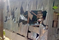 বিয়ের অনুষ্ঠানে দাওয়াত না দেয়ায় বাড়িতে হামলা