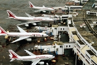 বিমান ছিনতাইয়ের হুমকিতে ভারতের সব বিমানবন্দরে সতর্কতা
