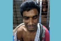 শিশুকন্যাকে ধর্ষণ : গণপিটুনি দিয়ে ধর্ষক বাবাকে পুলিশে সোপর্দ