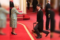 রাজকীয় সম্মানে ভূষিত 'স্যার অ্যালিস্টার কুক'