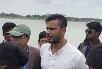 নদী ভাঙন এলাকায় এমপি মাশরাফি, শুনলেন মানুষের দুঃখের কথা নদী ভাঙন এলাকায় এমপি মাশরাফি, শুনলেন মানুষের দুঃখের কথা