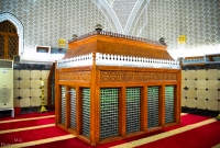 যেভাবে মৃত্যুবরণ করেছিলেন ইমাম আবু হানিফা