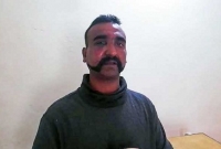 ভারতের মাটিতে পা রেখেই যা বললেন পাইলট অভিনন্দন