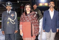 হস্তান্তর অনুষ্ঠানে পাইলটের পাশে এই মহিলাকে নিয়ে ভারতীয় সোস্যাল মিডিয়ায় জল্পনা-কল্পনা