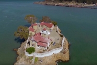 বিবাহিতসহ তিন যোগ্যতা থাকলেই পাবেন কেয়ারটেকারের চাকরি, বেতন ১১ কোটি টাকা!