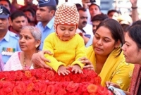চেঁচামেচি না করে, পারলে রণাঙ্গনে যাও: নিহত ভারতীয় পাইলটের স্ত্রী