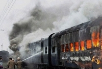 ভয়াবহ! চলন্ত ট্রেনে আগুন, ভিতরে আতঙ্কে ছোটাছুটি শুরু যাত্রীদের!