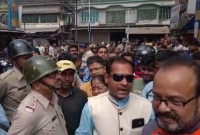 ‘নরেন্দ্র মোদি ভারতের গর্ব, মমতা ব্যানার্জী বাঙালীর লজ্জা’