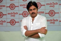 জাতীয় সঙ্গীতের সময় দাঁড়ানো পছন্দ নয়; বিতর্কে পবন কল্যান!