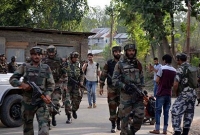 কাশ্মীরে আবারও গোলাগুলি, নিহত ৩