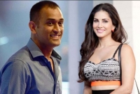 যে কারণে ধোনিকে বেশি পছন্দ করেন সানি লিওন